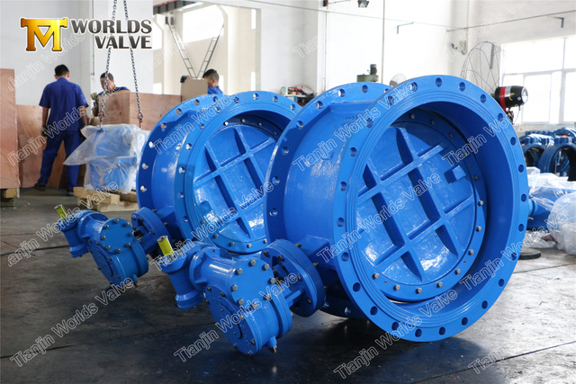 EN558 Serie13 Serie14 Exzenter-Absperrklappen mit doppeltem Flansch Getriebeantrieb Handrad